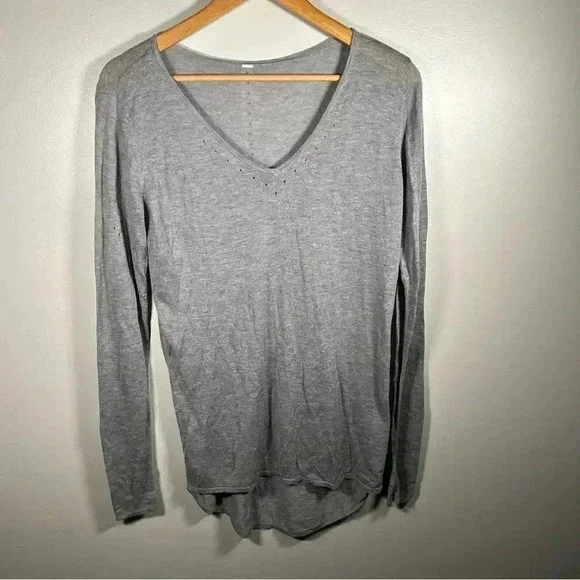 Lululemon thin knit sweater 6 - Picture 4 of 8
